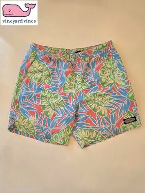 Vineyard Vines × Trump Men’s Medium Coral, Blue & Green Tropical Swim Shorts